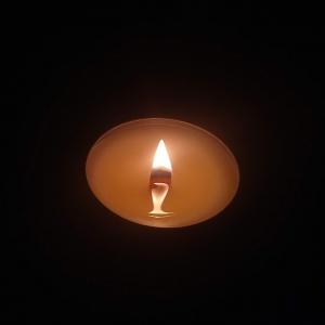 wooden wick candle