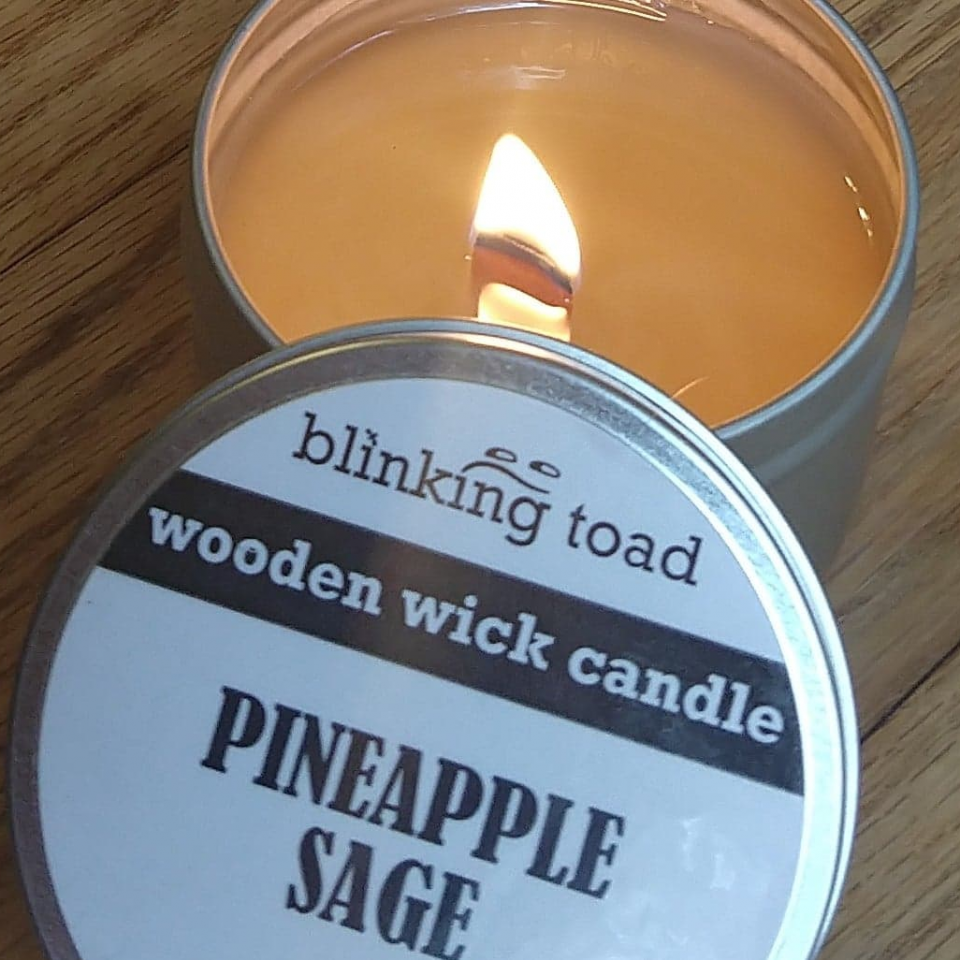 wooden wick candle